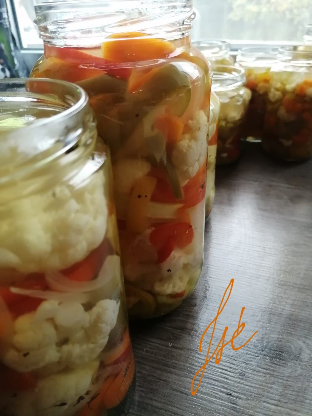 Kertészlány saláta (olasz Giardiniera)
