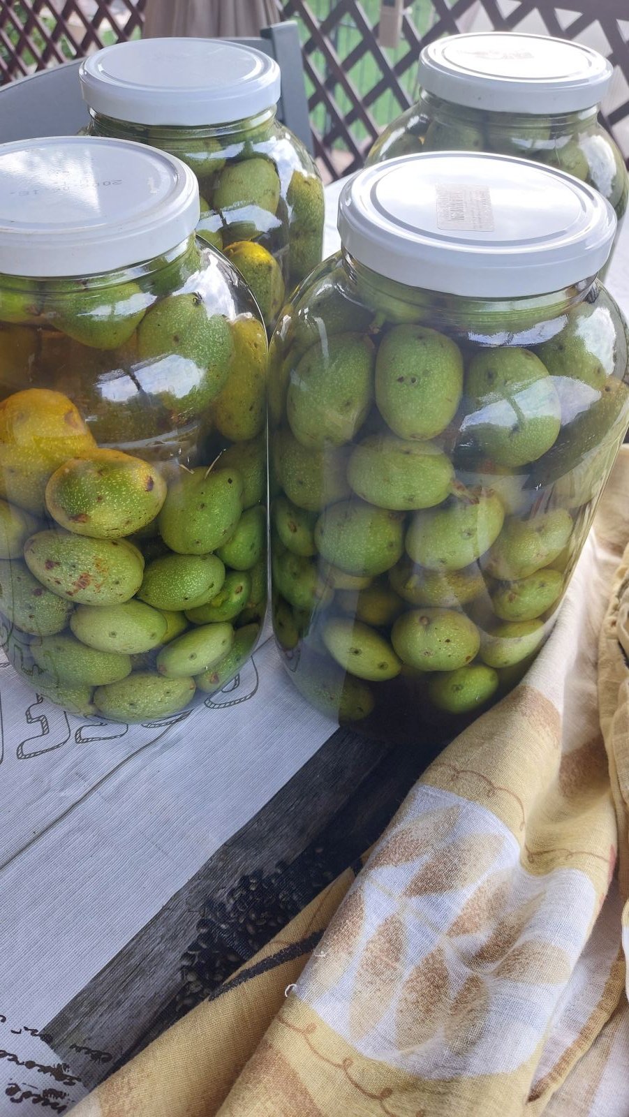 Zölddió befőtt (előkészítéssel)